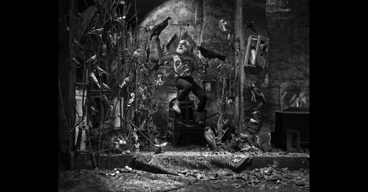 Mariusz Kubielas - Kobieta karcąca fortepian w obecności trzech świadków - wystawa fotografii Pałac Nieśmiertelności Kraków