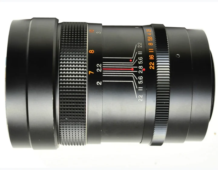Accura Diamatic Auto 135mm f/2.8