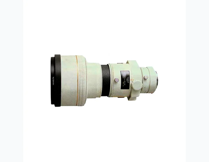 Minolta AF 300mm f/2.8 APO