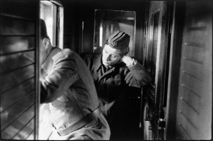 fot. Gustav Aulehla, Żołnierze w pociągu koło Ołomuńca,1960